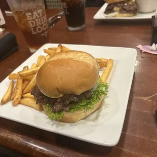 Mine no toppings except lettuce pickle raw onion and tomato. My way.