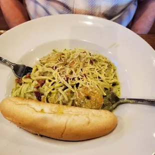Shrimp Pesto Linguine w/bread stick.