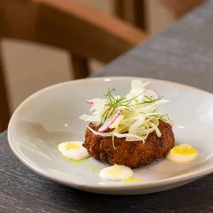 Delicious Crab Cakes:
Meyer lemon aioli, lemon segments
fennel salad