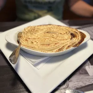 Steak and Guinness Pie with mashed potatoes $18.00
