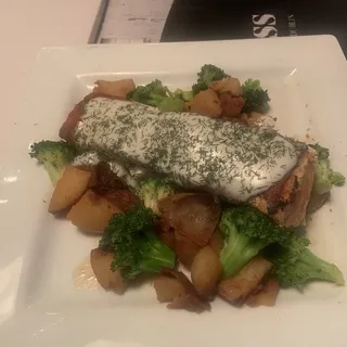 Grilled Atlantic Salmon (8 oz)