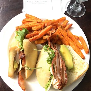My Turkey Avocado BLT, complete with sweet potato fries was a delicious and welcome treat to this amazing conference !
