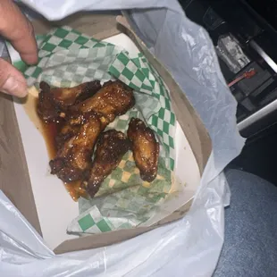 Them sticky icky wings was FIRE