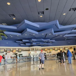 Wide, clean and very spacious. Great for large crowds!
