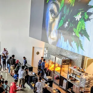 a large crowd of people