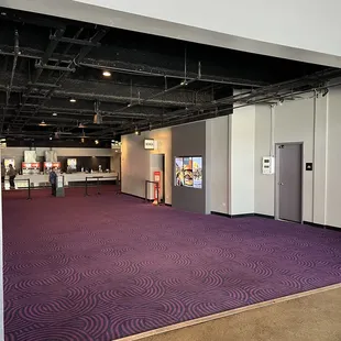 Enter to the main lobby