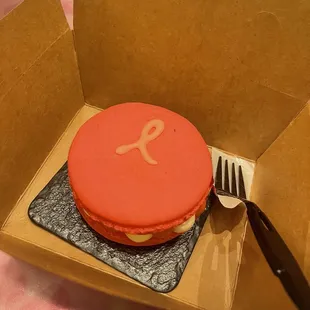 Giant macaroon filled with guava