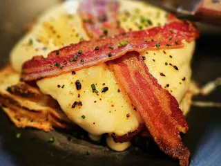 Rosebud Bar & Silks Lounge