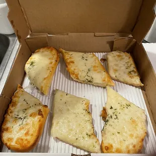 Garlic cheese bread