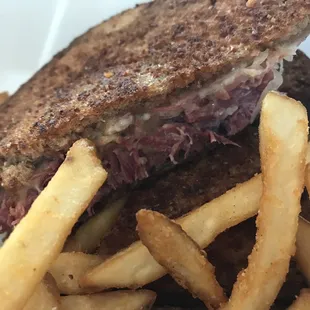 Rueben and fries