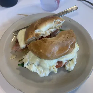 Bagel breakfast sandwich