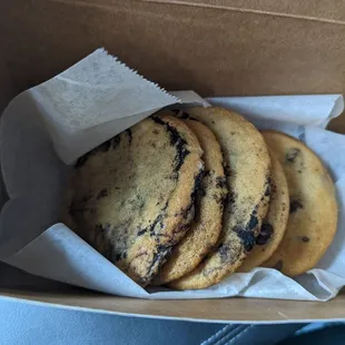 Oreo cookies and Chocolate Chip cookies - a half dozen