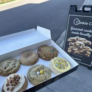6 pack of this week&apos;s Easter cookies