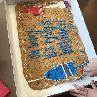 //ginormous chocolate chip cookie cake//