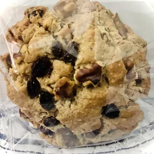 Oatmeal raisin walnut cookie!
