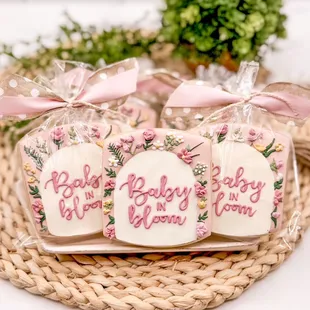Add a little extra flair with specialty packaging to your cookies.