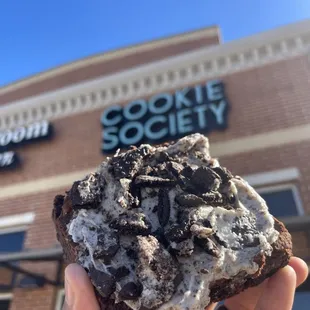 Cookies and Creams Brownie (Special Item)