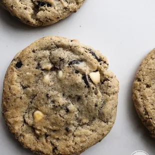 Cookies and Cream Cookie