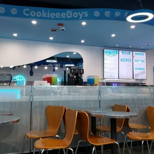 Interior || IG: @misspiggyeats