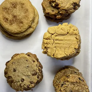 Cookies A'More classic vegan cookies.