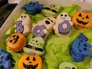 Custom Cakes by Brooke