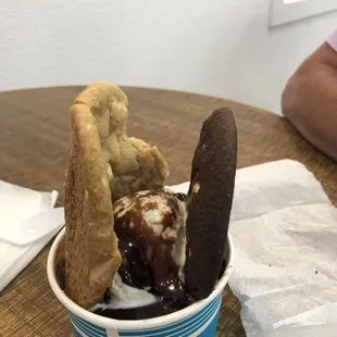 Cookie Sundae with second cookie!