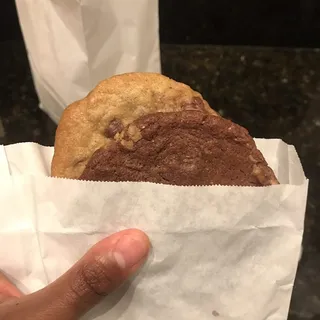 Chocolate Chip Cookie