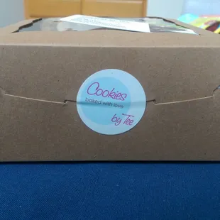 Perfectly packaged, cute sticker to keep thr box closed.