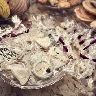 The decorative sugar cookies made by Cookietarian by Jimena on my wedding day!