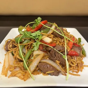  plate of stir fried noodles