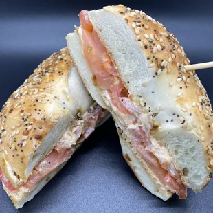 a close up of a bagel sandwich