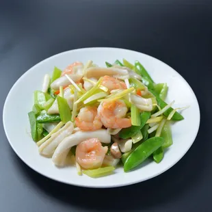 sautéed prawns &amp; squid w/ veggie