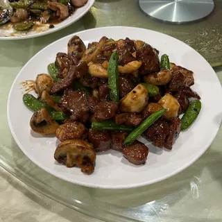 L1. Scallop & Beef Steak in Honey Pepper Sauce