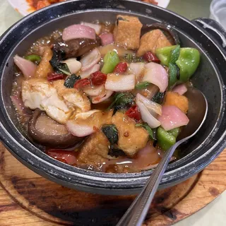 CPI. Assorted Vegetables in Clay Pot (Fish Broth)