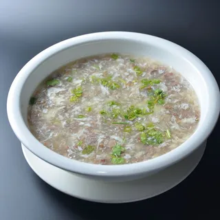 SI. Minced Beef Soup with Egg White & Cilantro