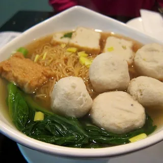 N9. Chiu Chow Style Fish Ball & Fish Cake Noodle Soup