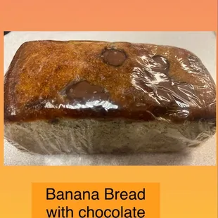 Banana bread with chocolate chips! Forgoynto take a picture but the blueberry tea was little.sweet but good too!