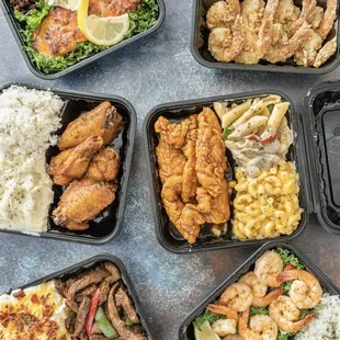 Fried chicken tenders, fried chicken wings, shrimp and salmon