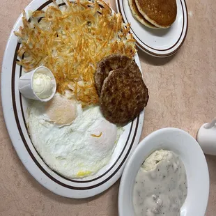 Outstanding hashbrowns, sausage and cakes. Pass on the gravy!