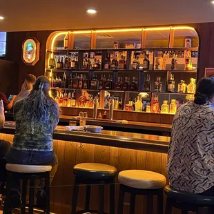 Such a great bar vibe!