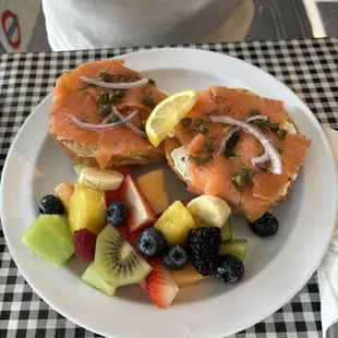 Lox bagel