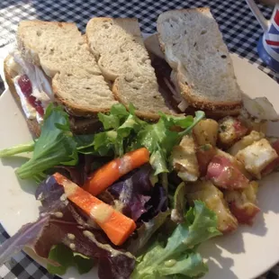 Brie and Cranberry Sandwich