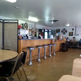 Great place home feeling. Great food and a very big menu. Atmosphere is great and service is great. Prices is just right.