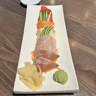 * Medium Sashimi (15 pcs)