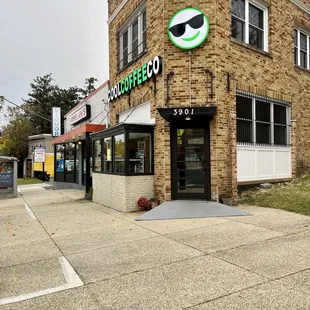 the front of a coffee shop