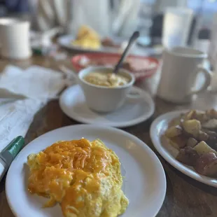 2 Eggs, Toast &amp; Home Fries