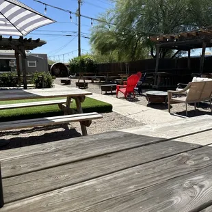 Cute HUGE outdoor patio