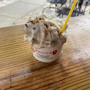 Small Half Samoa Goodness and Half Stracciatella