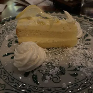 Lemon mascarpone cake