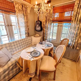 interior, ramen and noodles